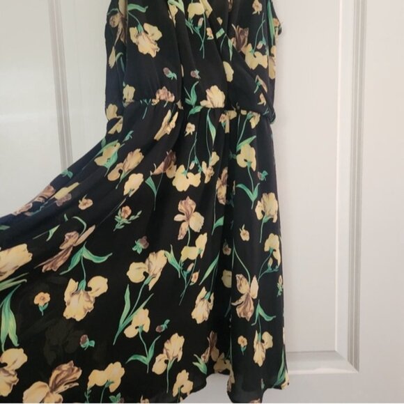 Lush dress - Picture 2 of 4